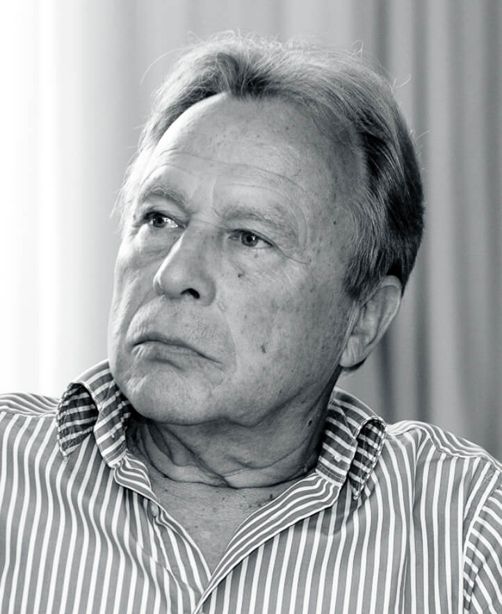 Portrait von Jorg Borgwardt in einem gestreiften Hemd